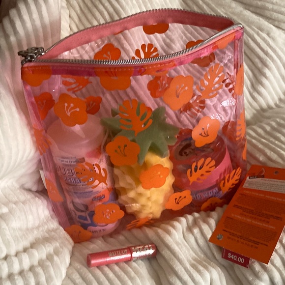 2 day only Soap and glory gift set- includes able bag sponge 2 freebies! New! - Picture 7 of 8